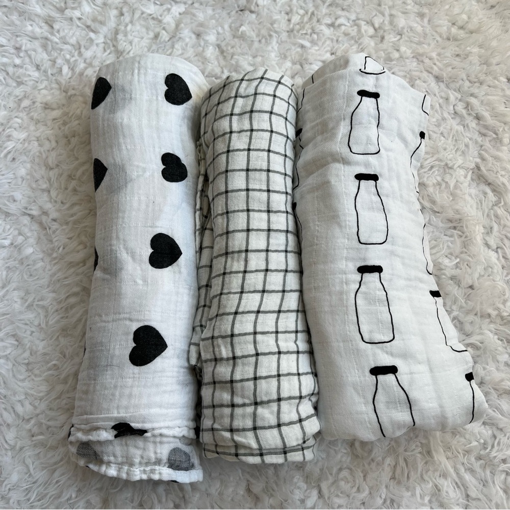3 Swaddle Muslin Blanket Black & White Heart Milk Modern Burlap Captain Silly
